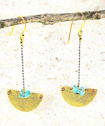 Σκουλαρίκια μακρία μισοφέγγαρα από επιχρυσωμένο ορείχαλκο και γαλάζιους ημιπολύτιμους λίθους