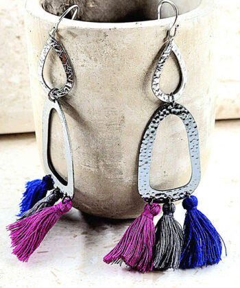 Σκουλαρίκια με πολύχρωμες φούντες