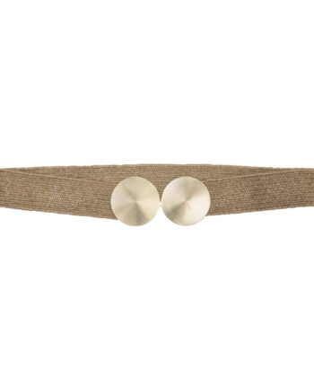 Χειροποίητη φαρδιά ελαστική ζώνη raffia με στρόγγυλη χρυσή πόρπη σε καφέ απόχρωση. Υλικά : άχυρο, ρητίνη, μέταλλο. Διαστάσεις : 78cm μήκος 5cm πλάτος