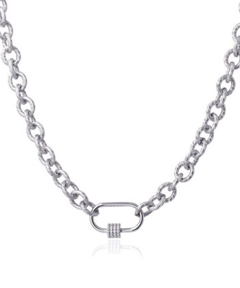 Εντυπωσιακό κολιέ αλυσίδα και κεντρική διακοσμημένη λεπτομέρεια κούμπωμα αστακού. Είναι κατασκευασμένο από επιχρυσωμένο ατσάλι και έχει μήκος 40 cm, αν και μπορείτε να το ρυθμίσετε σε ύψος χάρη στην προέκταση αλυσίδας 5 cm.