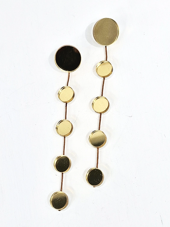 Χειροποίητα σκουλαρίκια bubbles σε άσπρο και χυσό χρώμα από plexi glass. Διαστασεις 12εκ.