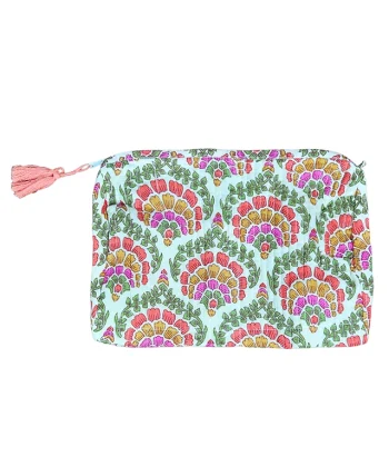 Χειροποίητο τσαντάκι θαλάσσης για αντηλιακά σε κρεμ χρώμα με σχέδια φύλλα και κλείσιμο με φερμουάρ. Υλικό 100% βαμβάκι.