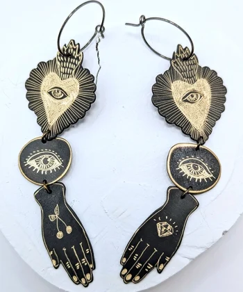 Alternative view of Σκουλαρίκια μακριά με χαραγμένα σύμβολα