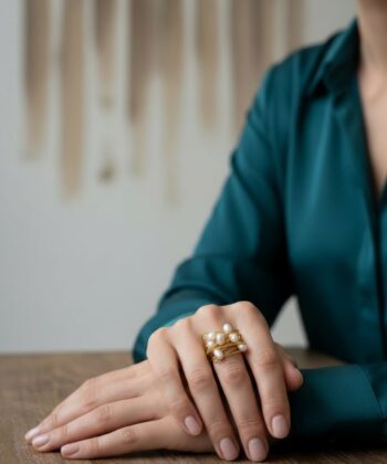 Alternative view of Δαχτυλίδι τετράγωνο με μαργαριτάρια