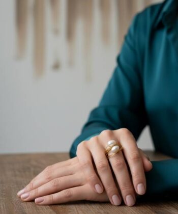 Alternative view of Δαχτυλίδι στρόγγυλο με μαργαριτάρια